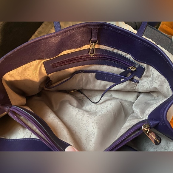 Michael Kors Bag - Picture 7 of 11